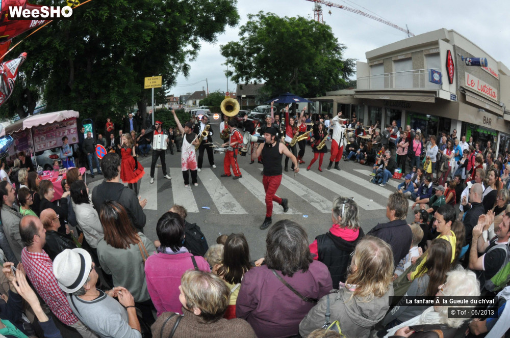 14/56 photos du spectacle La fanfare à la Gueule du ch'val